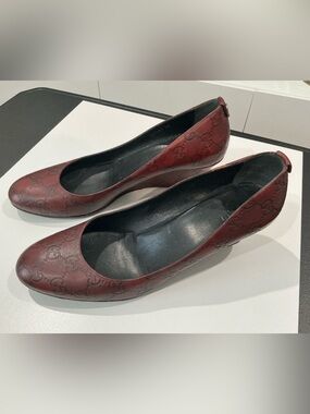 Gucci Burgandy Guccissima leather Wedge pumps shoes size 10B